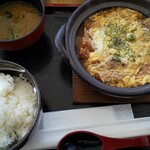 Gaku - カツとじ定食￥800。ご飯、味噌汁、生たまご、ふりかけ、海苔フリー。コーヒー付き。