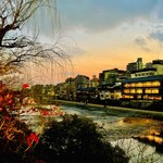 祇園 又吉 - ◎四条大橋から眺める、夕方の鴨川は美しい。