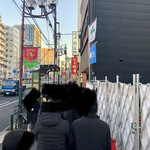 焼肉 鶯谷園 - 行列