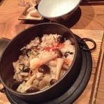 Kamameshikappouagehan - 釜飯 まぜまぜ(蟹、しめじ、貝柱、牡蠣、鶏)