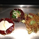 ぼてぢゅう - 左から、海老玉、ネギ焼き、焼きそば