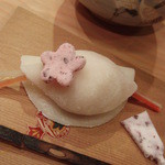 恵比寿　くろいわ - お正月の定番である花弁餅。白味噌餡がうまい！（201301）