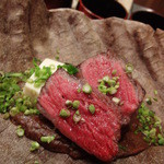 赤城牛、下仁田ネギなど薄味のくろいわさんにしては力強い味付けの赤城牛と味噌、群馬の素材を生かした肉料理。（201301）