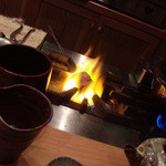 恵比寿　くろいわ - お肉を焼いている状態（201301）