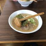 Menya Yuushin - 豚骨醤油ラーメン大盛り800円