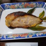 青葉台の古民家 お食事処 おぎ - 銀鱈の西京焼きは皮まで美味しいっ