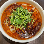 刀削麺酒家 - 本場辛いスープのマーラー刀削麺（ちょい辛）
