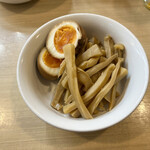 中華そば 多賀野 - おつまみ皿メンマ（+燻製卵）