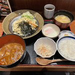 九州博多料理 もつ鍋 幸 - 特製 もつ味噌つけ麺
            （ご飯・お味噌汁おかわり無料）