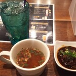 Guriru Kingu - ジンジャーエール  スープ  小鉢の牛スジドテ煮