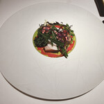 銀座 レカン - 寒ブリのマリネ ビーツのクレームとヴィネグレット 蕪と苦味のある葉野菜のサラダ 