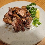 Charcoal-grilled green onion salted chicken offal