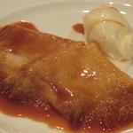 レ・フルシェット - 「クレープシュゼット」：フランベでしなやかになったクレープ、
      オレンジのコクが濃厚なソース、
      肌理細やかで滑らかなとろけるアイス♪