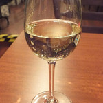 レ・フルシェット - 「ビアンコ」：￥400だから、“グラスワイン人気ランキング”で３位！