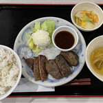 炭焼き牛タン 仙台なとり - 料理写真: