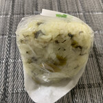 米屋の手づくりおにぎり　多司 - からし高菜（¥140）（税込）
