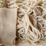 Soba Saitou - 丸抜きのきれいなお蕎麦ですが、粗挽きの粉も混じっているようです。