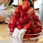 喫茶マンボ - イチゴババロア（ハーフ）¥630-（税込）