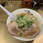 ごっつ - しょうゆラーメン￥770