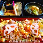 Watobatsukinokomichi - お魚、ごま豆腐、炊き合わせ