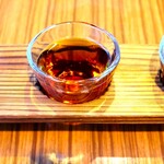 重慶飯店 - 「古越龍山 紹興酒3種飲み比べセット」（右から5年、8年、10年）