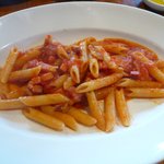 ベーコンのピリ辛トマトソースペンネ