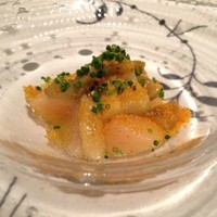 アロマフレスカ 名古屋 - クリスマスの１５０００円コースの一品　北海道産　帆立貝と焼きナスのクルーﾄﾞ　からすみ添え