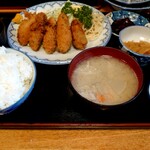 とんや亭 - カキフライ定食(税込750円)