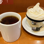 カフェ・ベローチェ - 紅茶♡最初はストレートで♡牛乳が無いのでコーヒーフレッシュを入れるしかない…