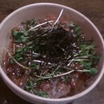 Mamechiyo - これはイレギュラーなメニューで、お客さんの要望でマスターが作ってくれた「漬け丼」。ご飯の上に３～４種類の刺身がドカっと乗ってて、超超美味かった☆