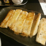 麺屋 號tetu - 餃子です。手作りらしいです。