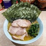 横濱ラーメン あさが家 - ラーメン770円味濃いめ油多め。海苔増し150円。