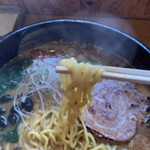 ふかがわ らぁめん道場 極 - 麺リフト