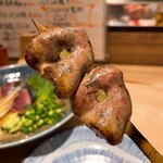 焼鳥 空 - 七本セット 1590円
      ハツ、極上もも、軟骨つくね、砂肝、ちょうちん、コーチンむね