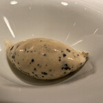 蒼 - 黒トリュフのアイスクリーム
      