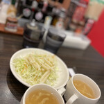 やっぱりステーキ 1st - サラダ、スープはこんな感じでいたってシンプル。