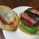 エーバーガーズ カフェ - アボカドバーガー