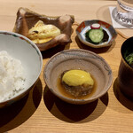 炎水 - ご飯 牛ほほ肉柔らか煮 白アスパラ炭火焼 蟹だしの味噌汁 香の物