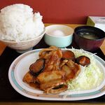 キッチンオトボケ - 肉茄子炒め定食（特盛）、生卵800円