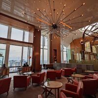 ザ タヴァン グリル＆ラウンジ - 