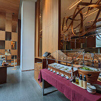 ザ タヴァン グリル＆ラウンジ - 