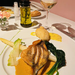 ル・クープル - メバル、オマール海老のソース、ターサイ、牡蠣のフリット、ホワイトアスパラ