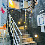 ル・クープル - お店に向かう階段