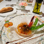 ル・クープル - オマール海老、蟹、ウニ、キャビア、パプリカのムース、コンソメのジュレ