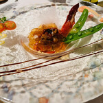 ル・クープル - オマール海老、蟹、ウニ、キャビア、パプリカのムース、コンソメのジュレ