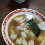 支那ソバ かづ屋 - ワンタンメンと支那ソバ