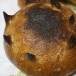 ドミニク サブロン マルシェ エ カフェ - 店長一番オススメ、マロンパウダー入り食事パン　焼いてみたらふんわり格別。