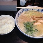 鶏そば 三歩一 - 濃厚鶏そばのスープに白ご飯は鉄板！替玉より断然好きです。