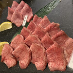 ひろ屋 - タン2人前@1100円、上タン1500円