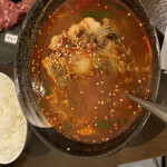 ひろ屋 - テールスープ　赤　900円